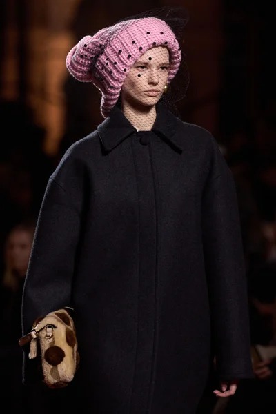 Look 25